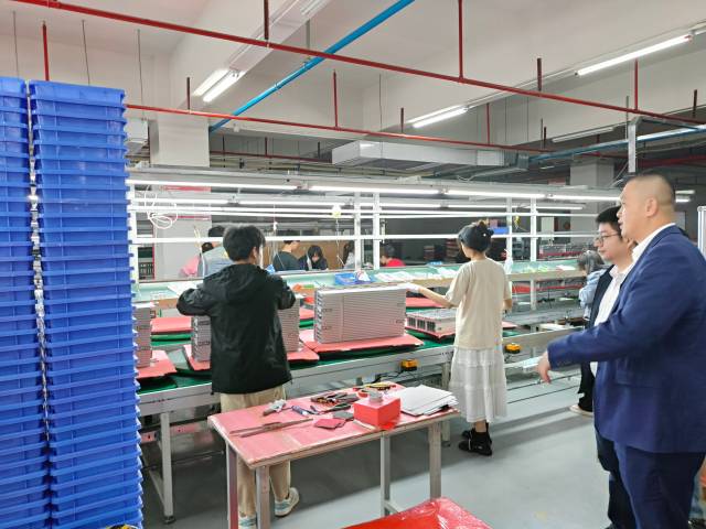 強(qiáng)監(jiān)管防風(fēng)險(xiǎn)！東坑鎮(zhèn)組織開展職業(yè)衛(wèi)生培訓(xùn)，筑牢職業(yè)健康防線，規(guī)范個(gè)人衛(wèi)生用品使用